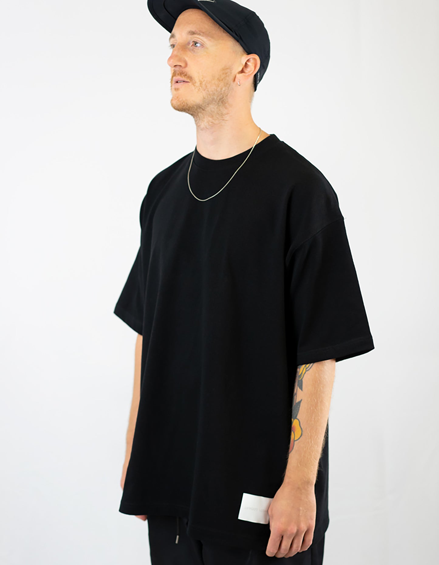 HEAVYWEIGHT TEE BLACK